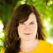 Caroline DuBois headshot