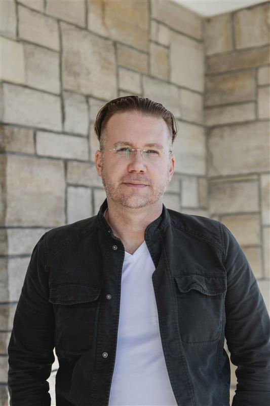 Longnecker_Ryan_Headshot-1